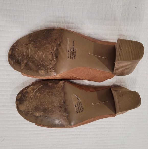 Adam Tucker Block Heel Mules Tan Perforated Leather - Picture 5 of 6